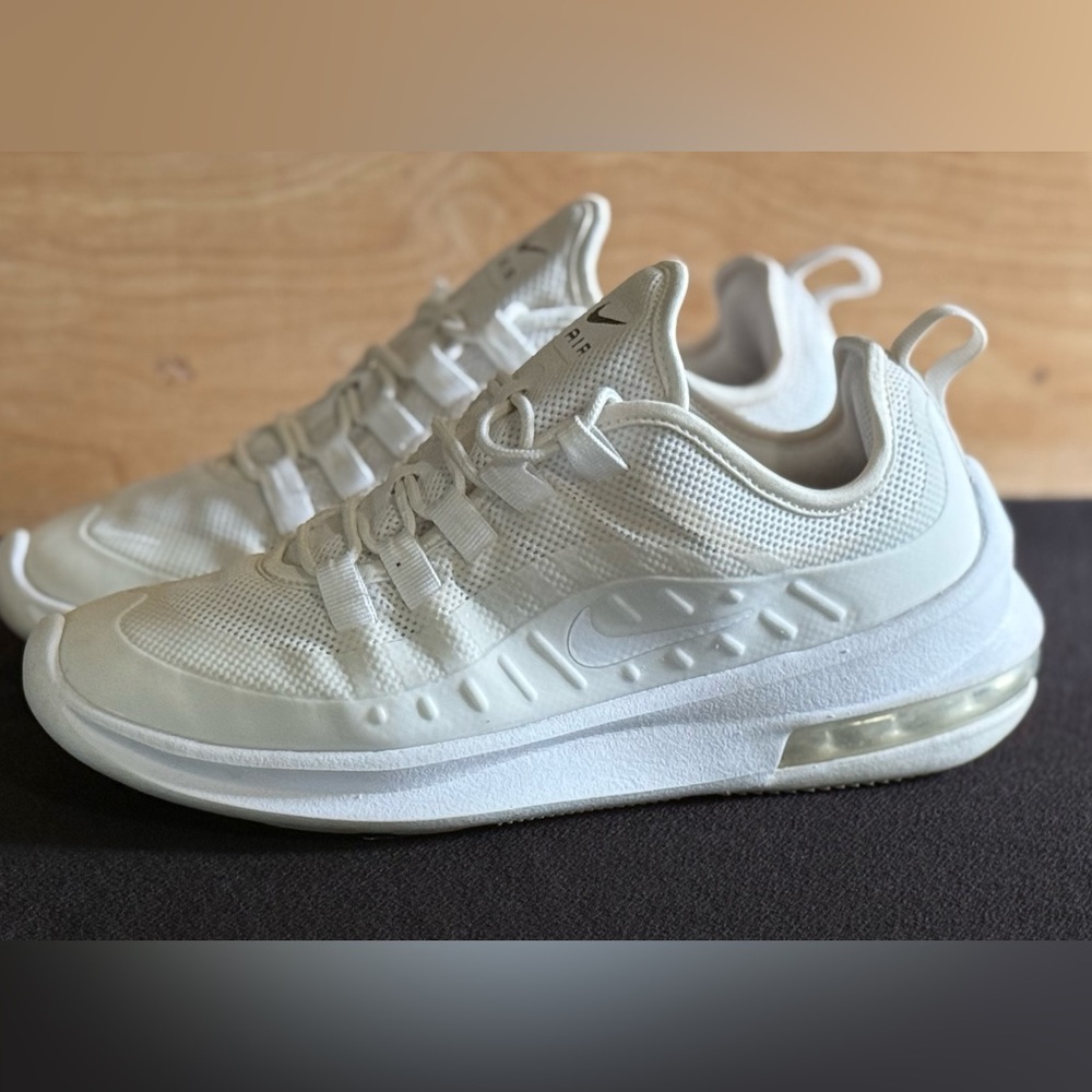 NIKE AIR MAX sneakers, style tennis shoes